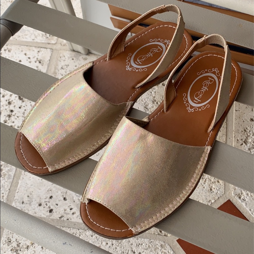 Gold flats - Size 9 - BRAND NEW